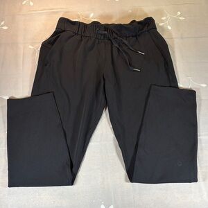 lululemon athletica Woman Black Joggers Size 4 straight Leg Mid Waist